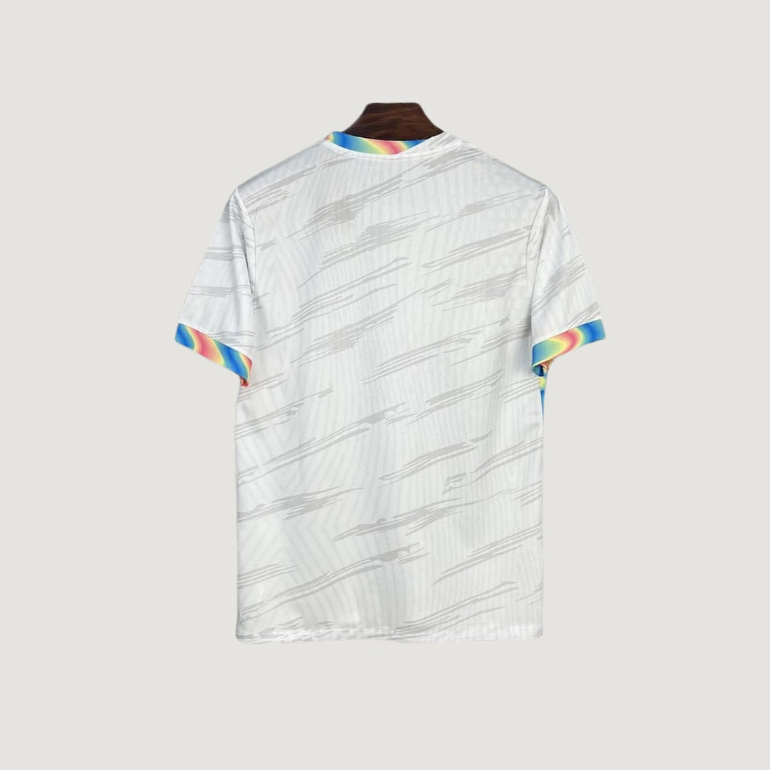 FC Barcelone – Maillot Concept 2025/26 – Blanc, Arc-en-Ciel