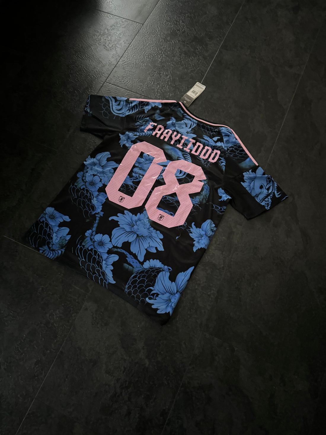 Japon – Maillot Concept – Noir, Bleu, Rose