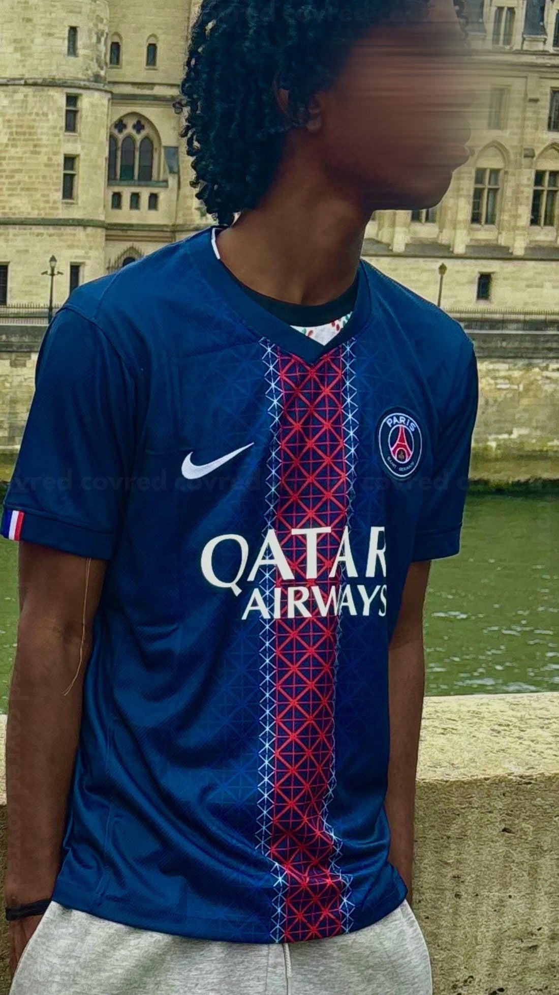 Paris Saint-Germain – Maillot Domicile 25/26 – Bleu Marine & Rouge
