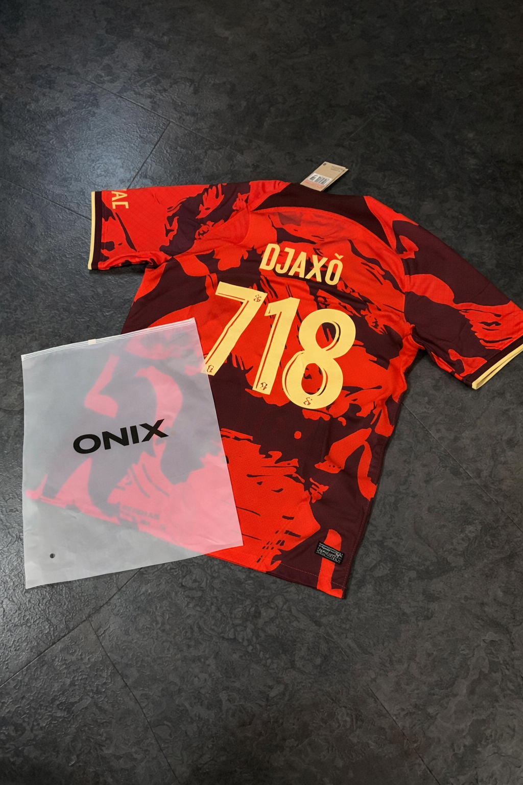 Paris Saint-Germain  -  Maillot Édition Spéciale 24/25 - Rouge