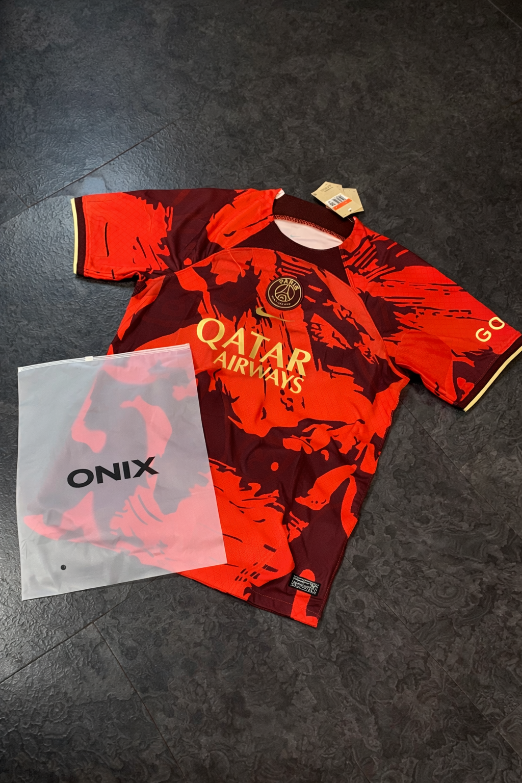 Paris Saint-Germain  -  Maillot Édition Spéciale 24/25 - Rouge